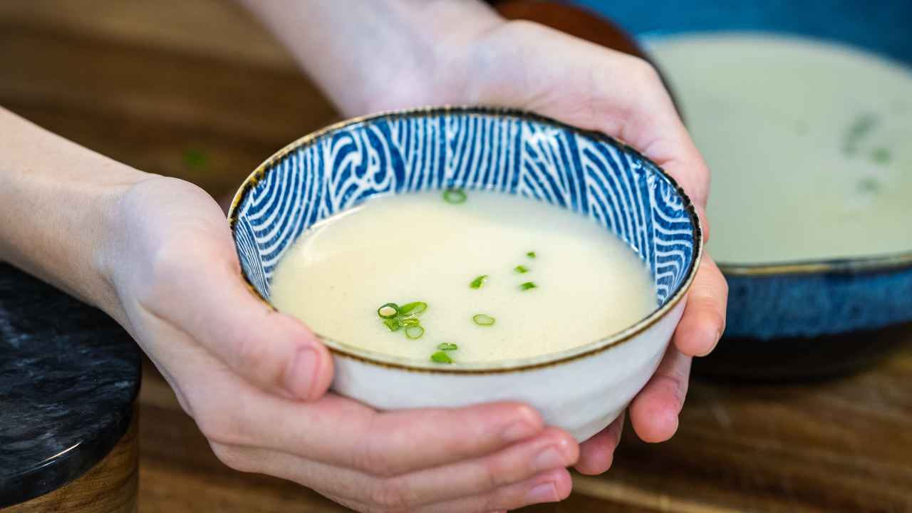 Image of The Secret to Turn Fishbone and Water into Creamy Milky Broth (奶白鱼汤)
