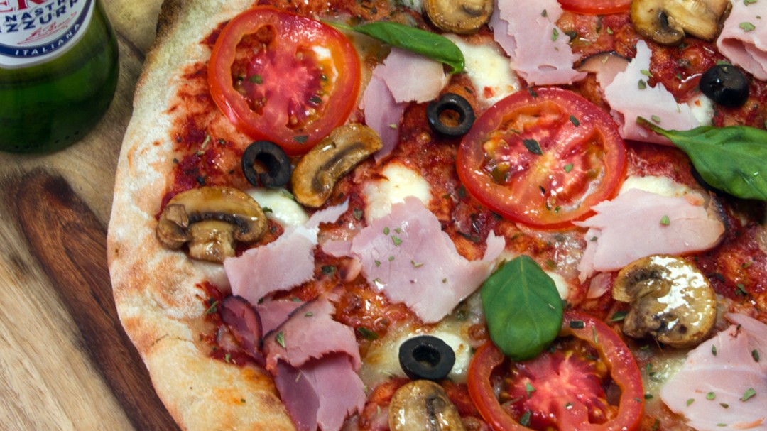 Image of Pizza Proscuitto e Funghi