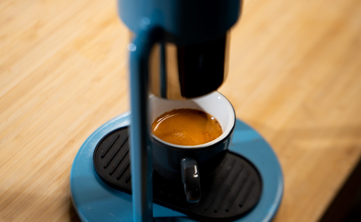 Cafelat Robot Declining Pressure Espresso Shot