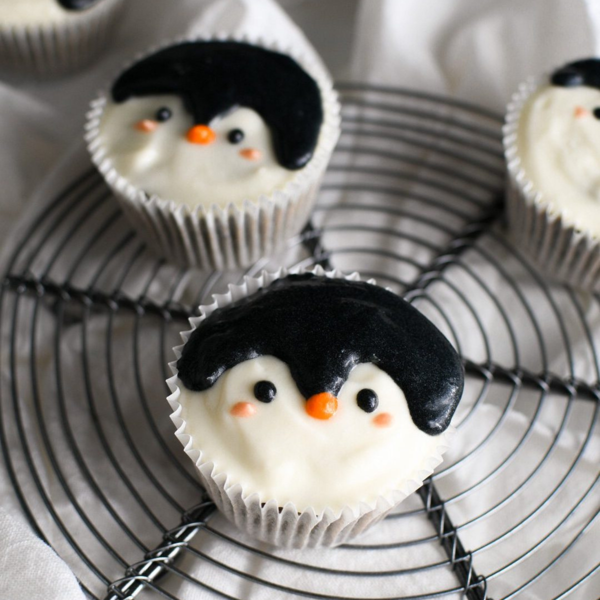 Kawaii Penguin Cupcakes