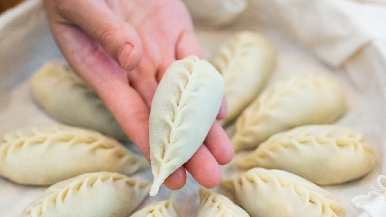 Image of Steamed Dumplings With Pork & Sweet Corn Filling (柳叶蒸饺)