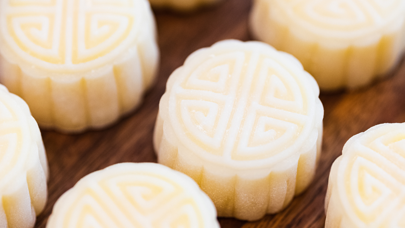 Image of Snowy Mooncake Recipe with Custard Filling (奶黄冰皮月饼)