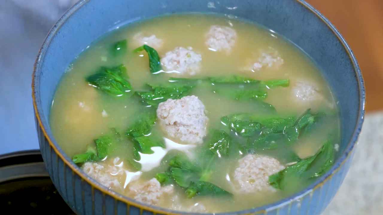 Image of Meatball Soup With Pea Leaves