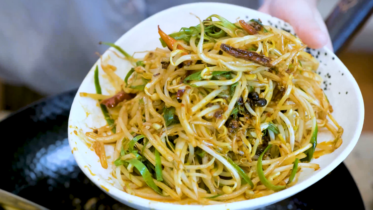 Image of Hot and Sour Bean Sprout Recipe