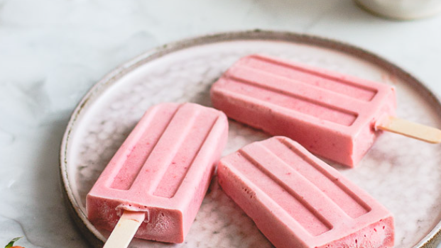 Image of Strawberries and Cream Ice Blocks