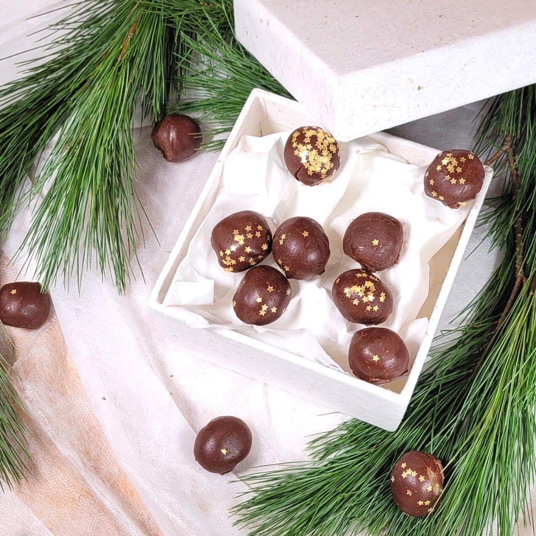 Marzipan-Pralinen mit Chili & Kuvertüre, feurig & süss zugleich