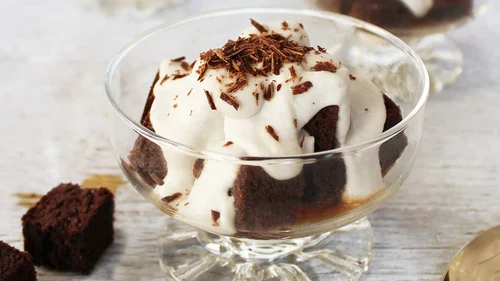 Image of Cheats coconut yogurt & chocolate tiramisu parfaits