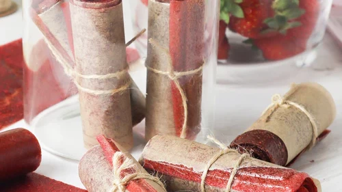 Image of Strawberry rollups recipe (fruit leather)