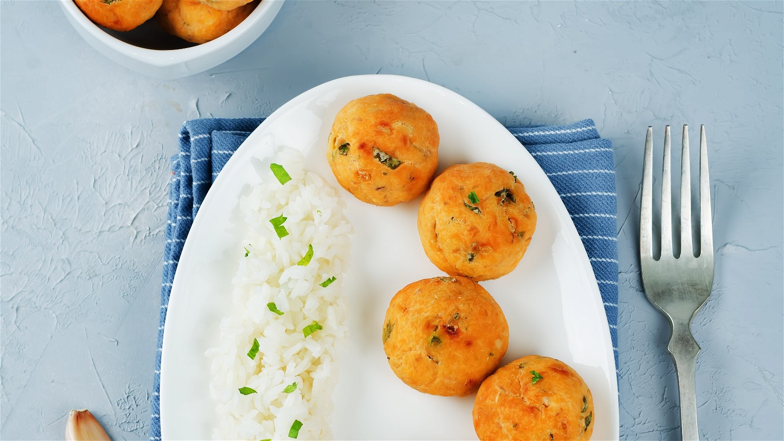 Image of salmon rice balls