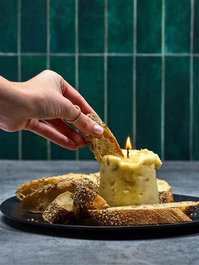 Image of Garlic Butter Candle Recipe
