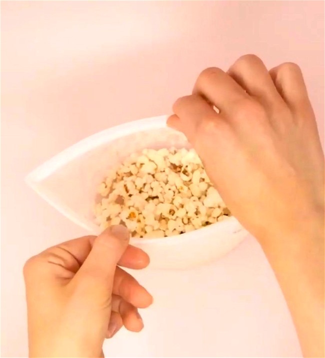 Image of Microwave Pouch Popcorn