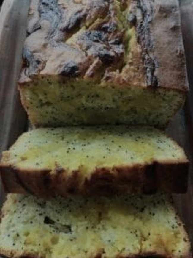 Image of Poppyseed Bread with Lemon Curd