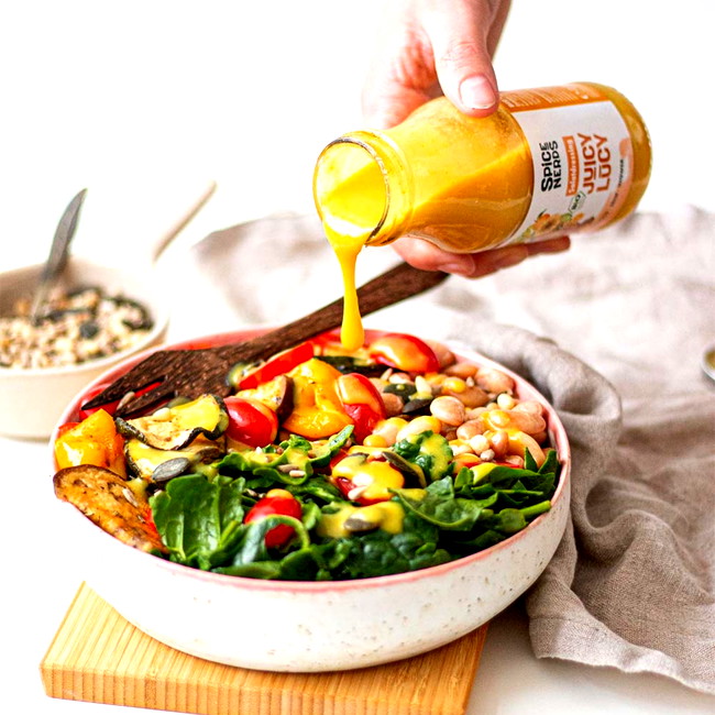 Image of Grillgemüse-Salat mit Riesenbohnen, Spinat und Juicy Lucy Salatdressing