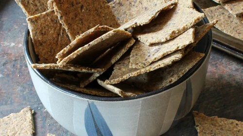 Image of Simple almond pulp crackers with caraway
