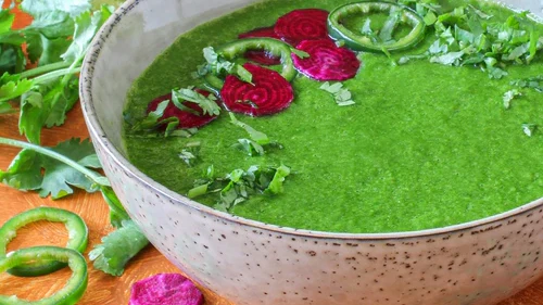 Image of Detoxifying raw spinach soup
