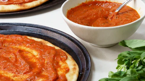 Image of Fresh and easy blender pizza sauce