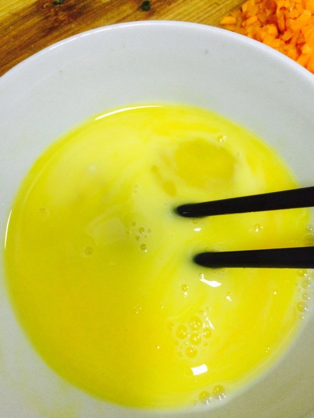 Image of Aqueça o óleo em uma frigideira, acrescente os ovos e...