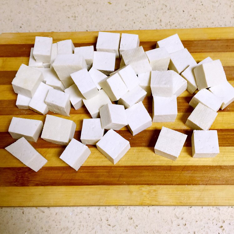 Image of Prepare e lave todos os ingredientes. Lave o tofu mole...