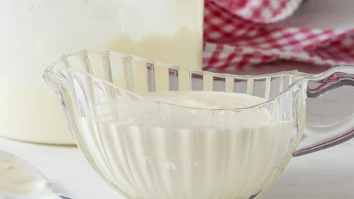 Image of Make crème fraiche in a yogurt maker