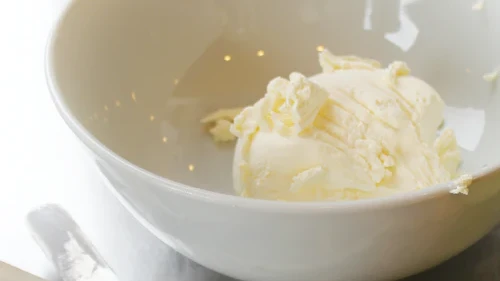 Image of How to make cream cheese dripped from homemade yogurt