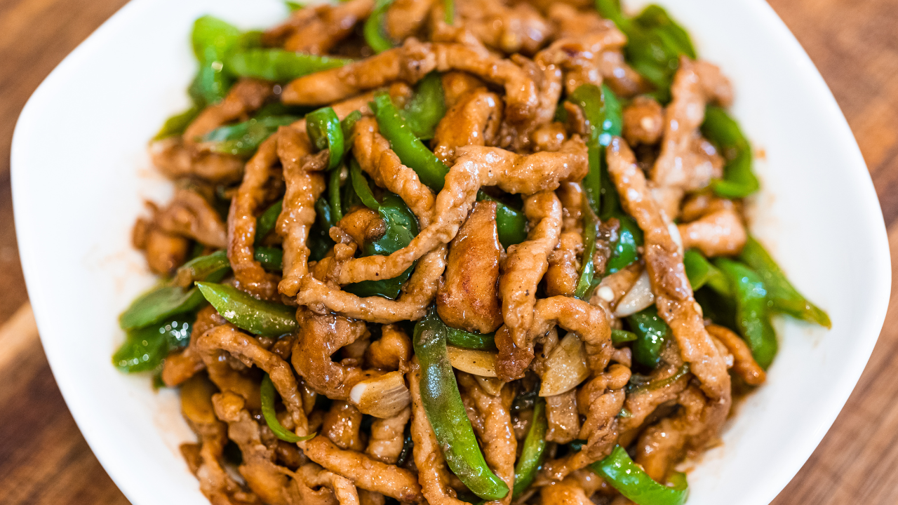 Image of The Secret to Tender and Succulent Meat (Stir Fry Pork With Green Pepper)