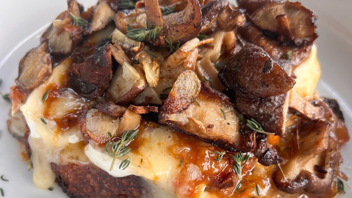 Image of Mushrooms & Brie Toast with Tomato Onion Jam