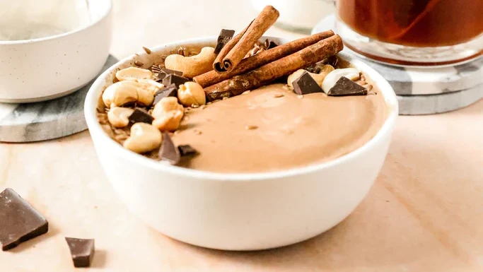 Image of A Fall Smoothie Bowl To Satisfy Your Cravings: Vegan Chocolate Chai Smoothie Bowl 