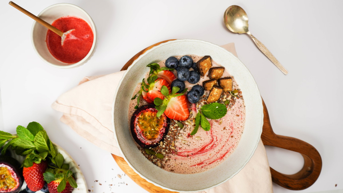 Berry Swirl Smoothie Bowl