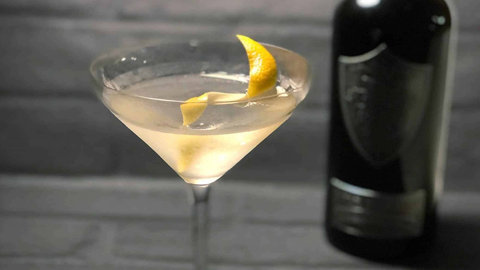 Image of Wild Knight® English Vodka - James Bond Dry Martini