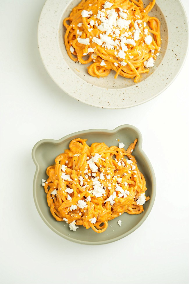 Image of Sötpotatispasta med paprika och sesam