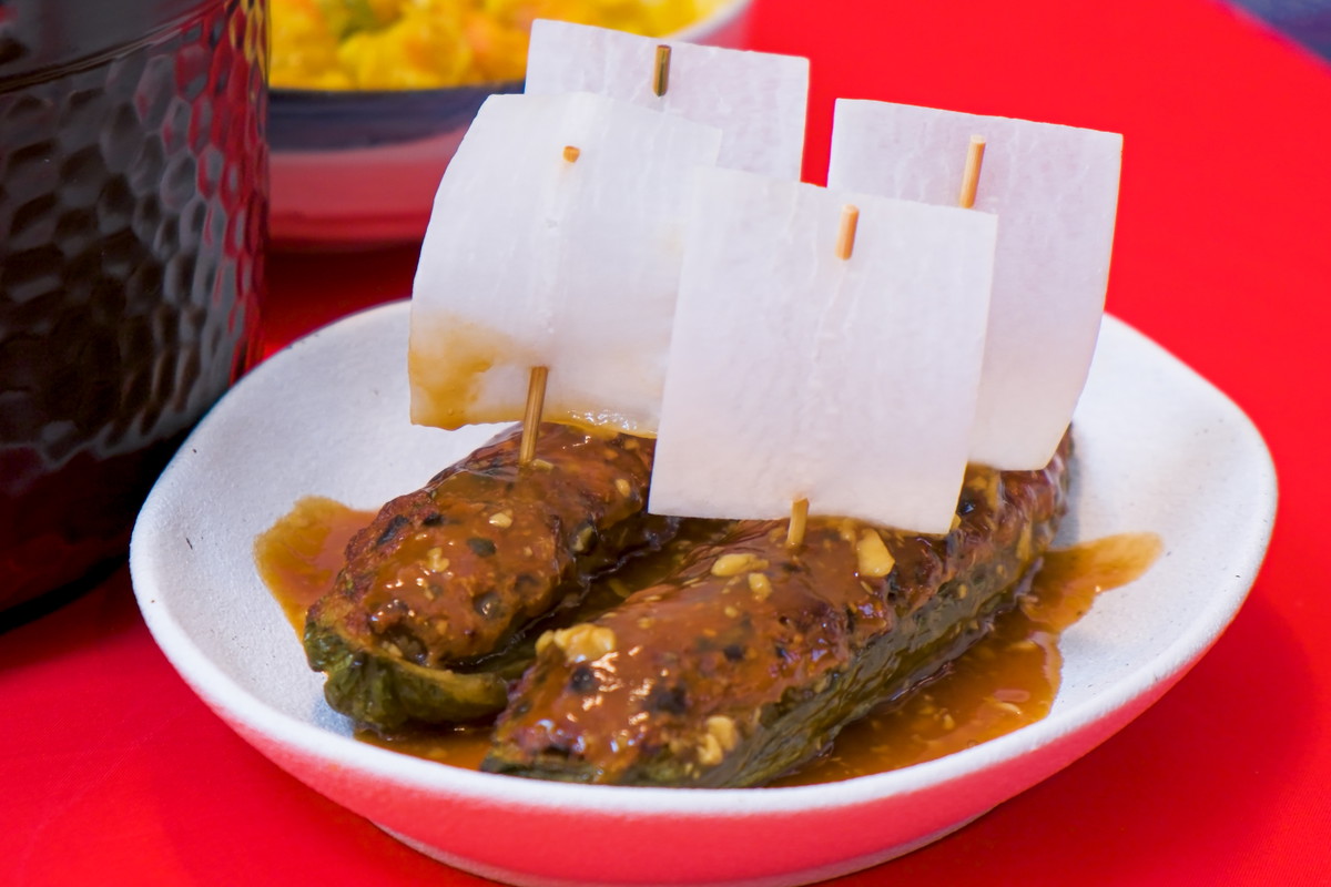Stuffed Bitter Melon with Ground Pork (猪肉酿苦瓜 - 一帆风顺)