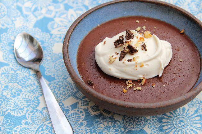 Image of Small pots of vegan cream with dark chocolate, hazelnut butter and fleur de sel - Dessert Recipe