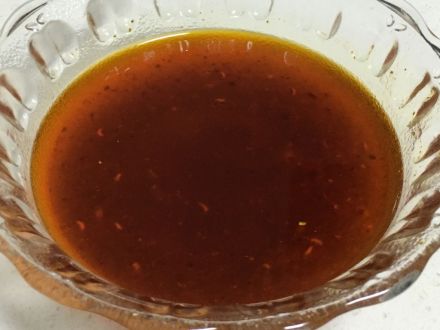 Image of Adicione alho picado, molho de soja leve, vinagre, sal, glutamato...