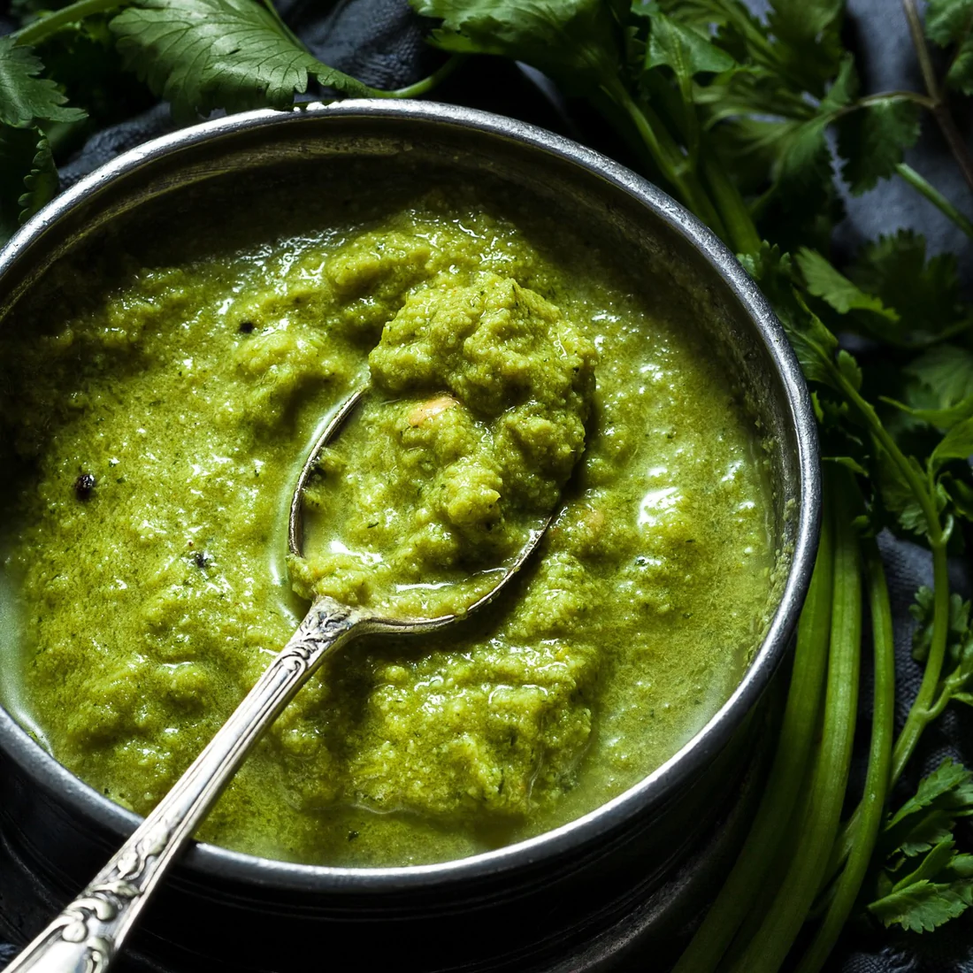 Dhania ne Chutney recipe / Coriander Chutney; Simple yet moreish