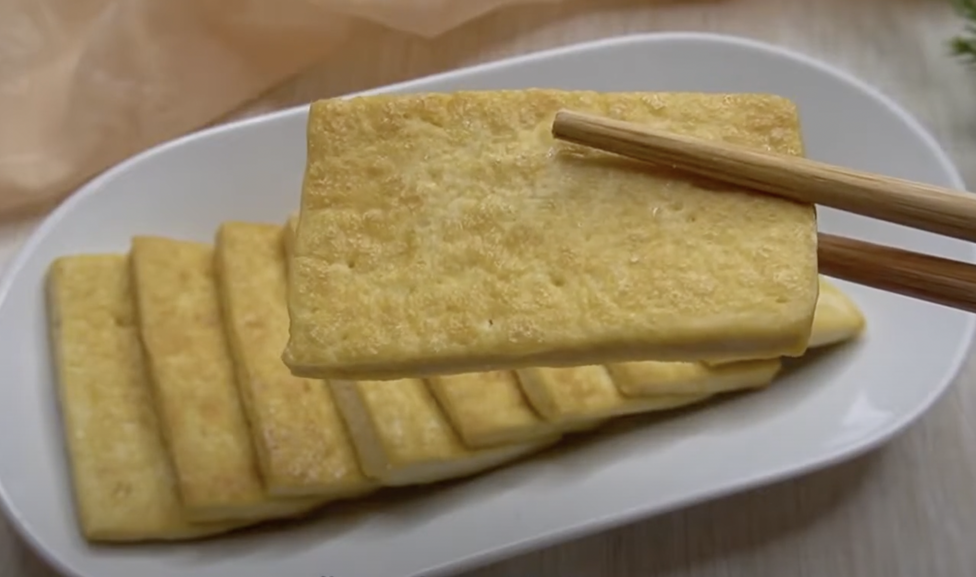 Image of O tofu pode ser comido como está ou com um...