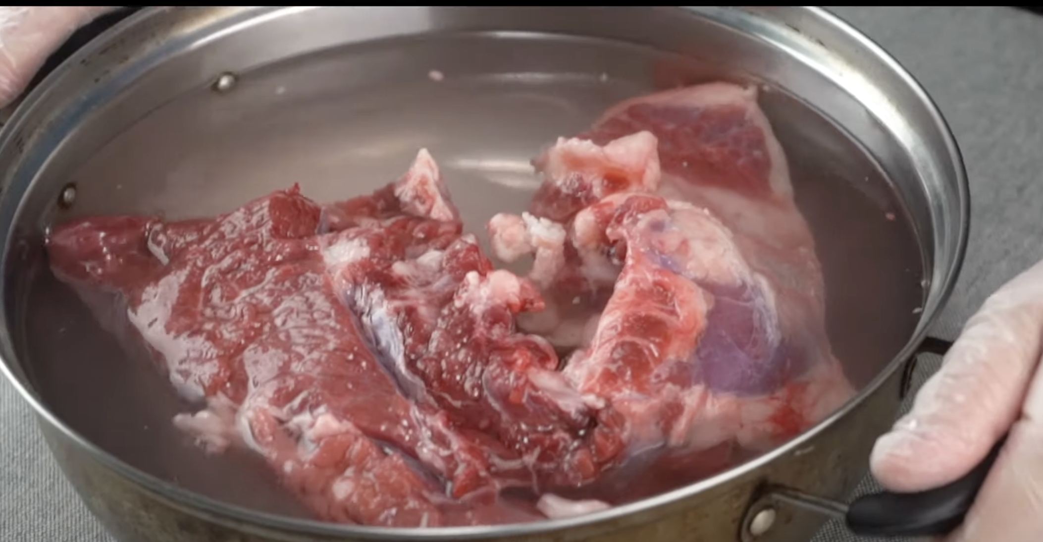 Image of Coloque a carne e deixe marinar por três horas