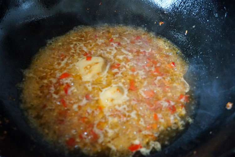 Image of Água adicionada, açucar, molho de soja, sal, bolo de sopa
