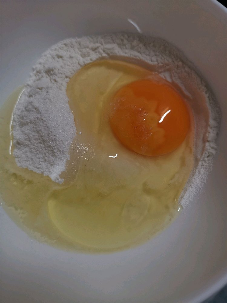 Image of misture ovo e açúcar e sal e Cominho em pó