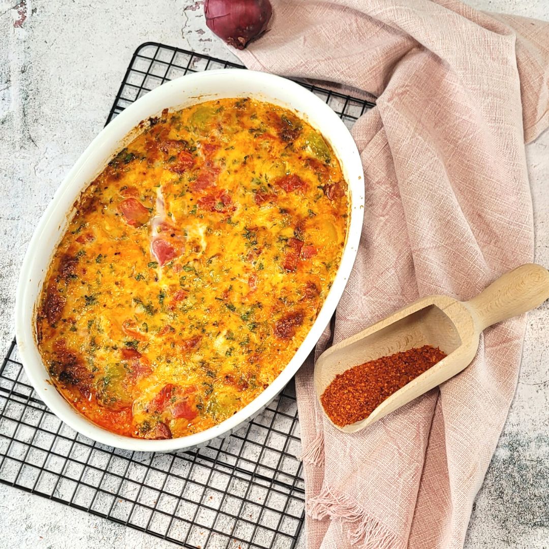 Rosenkohlauflauf mit Kartoffeln, Käse & Chili, herzhaft & würzig