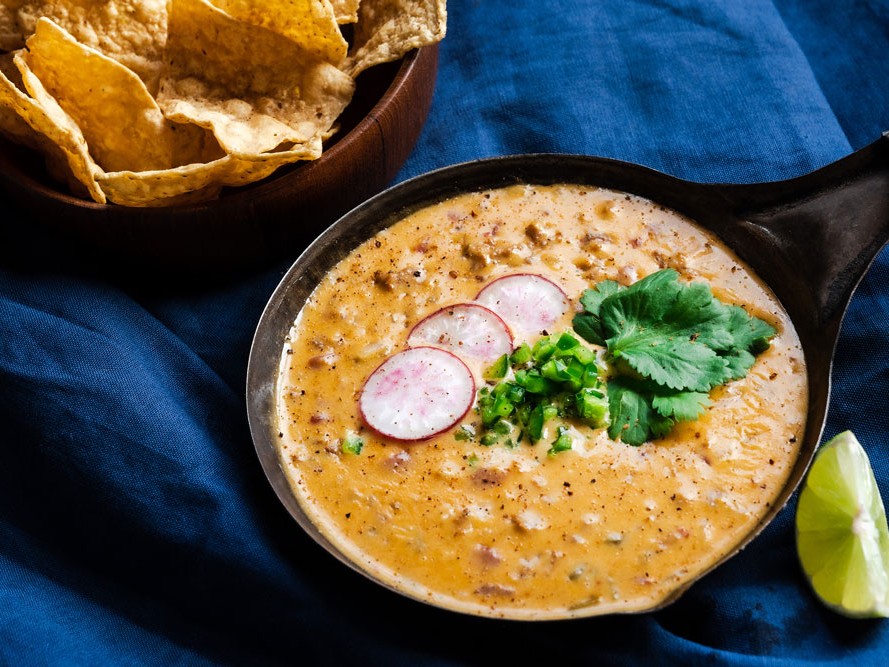 Easy Homemade Chili's Queso Dip Recipe 2024 AtOnce
