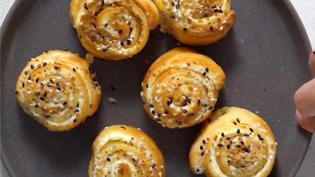 Image of Everything Bagel Air Fryer Rolls