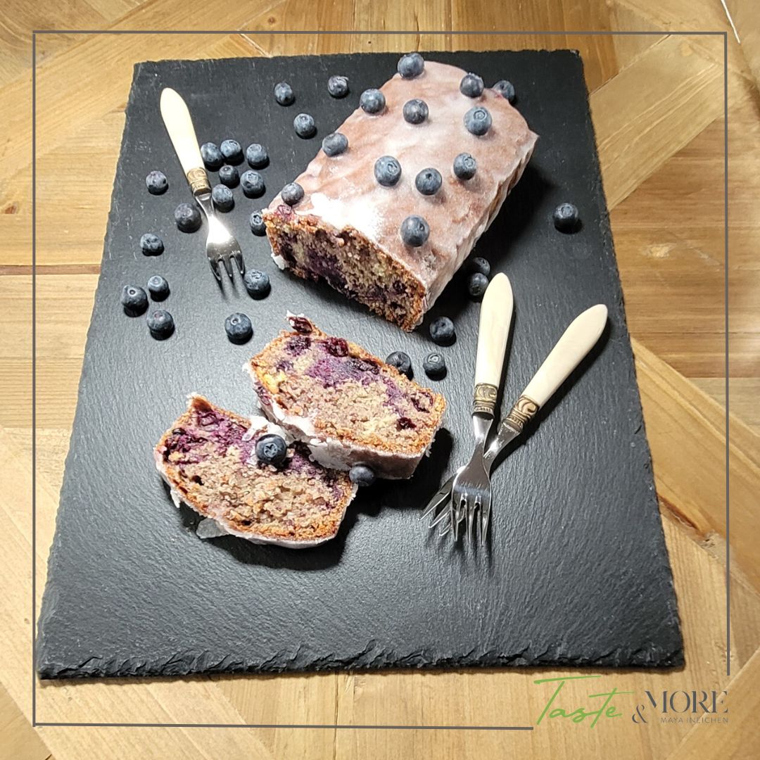 Einfacher Früchtecake mit Blaubeeren & Limette, saftig & schnell