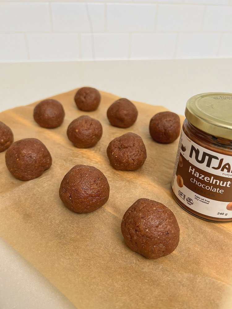 Image of From about 10 balls from the mixture, each weighing about...