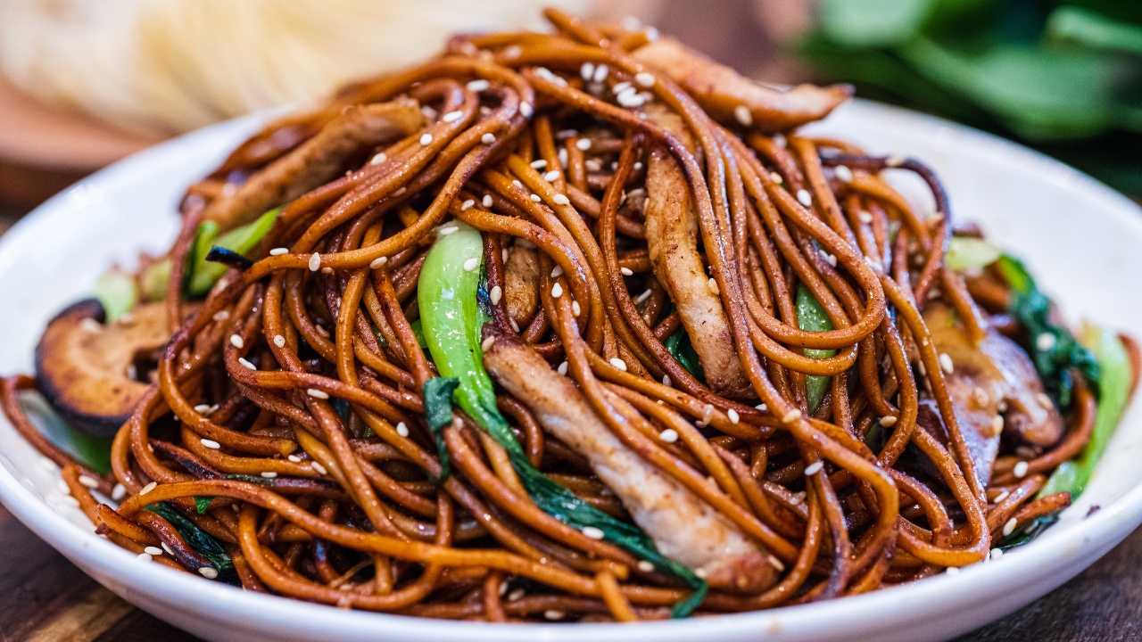Image of Stir Fry Noodles Pork Chow Mein Recipe (Old Shanghai Style)