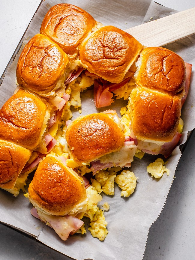 Image of Hawaiian Bread Sliders with Pepper Jack Cheese