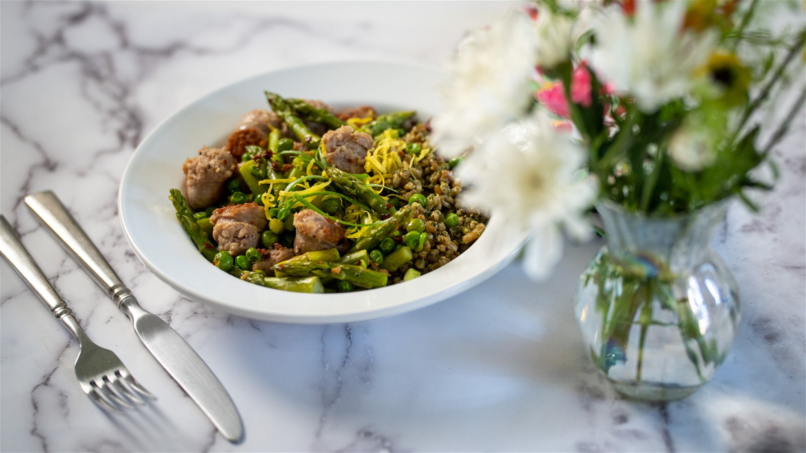 Image of Creamy Pesto Farro with Sausage, Asparagus, and Peas