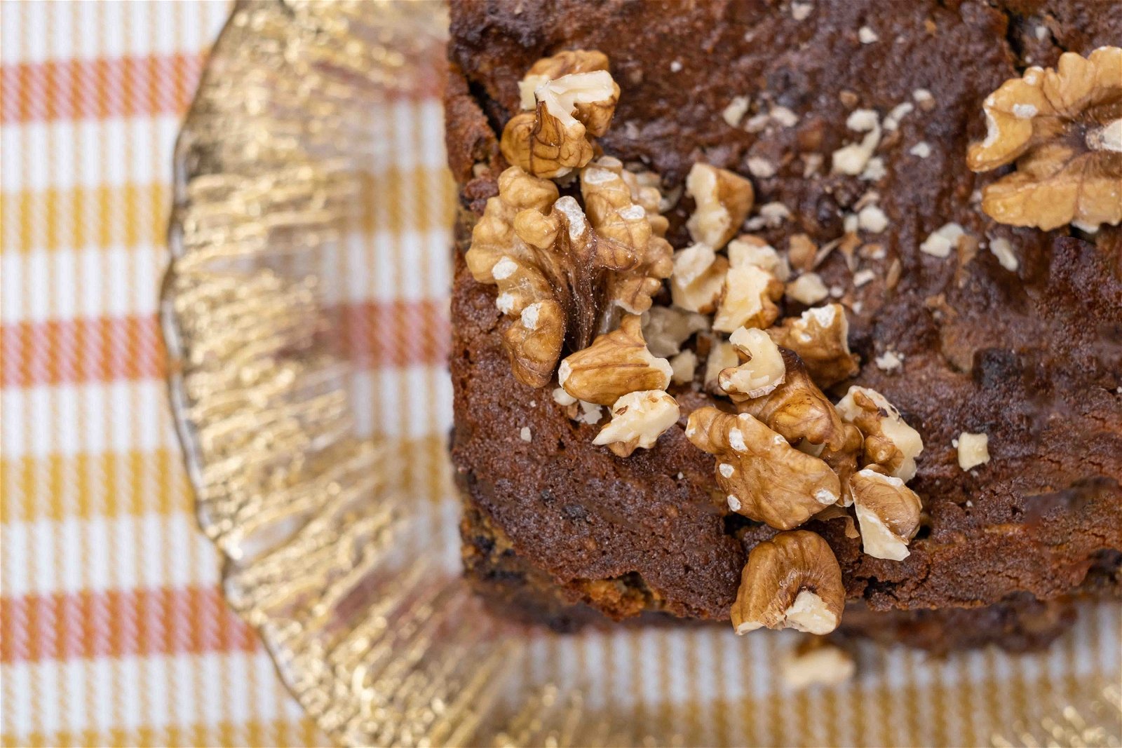 Eggless Chocolate Banana Walnut Cake | Foodtalk