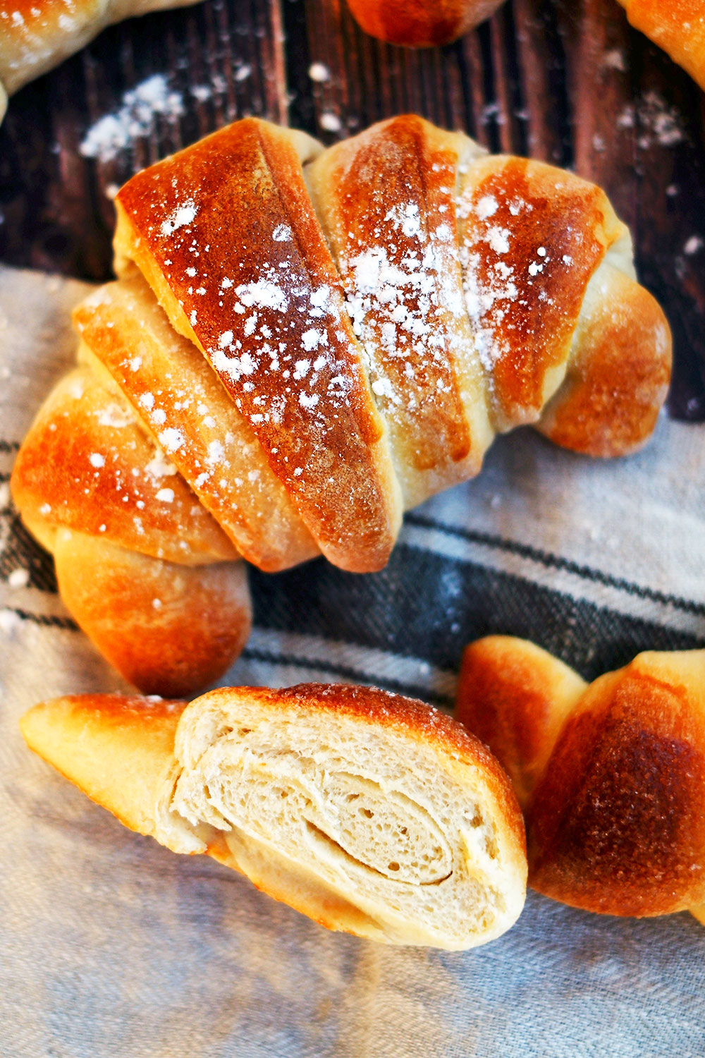 Croissant di brioche (con passo dopo passo)
