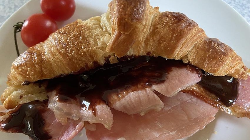 Image of bacon & chocolate croissant (serves 4)