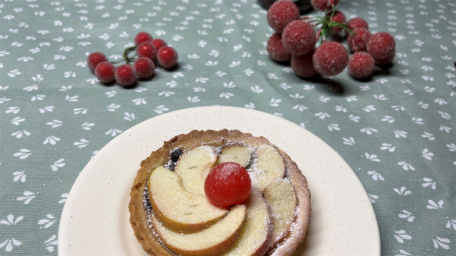 Image of Mincemeat & apple tartlet